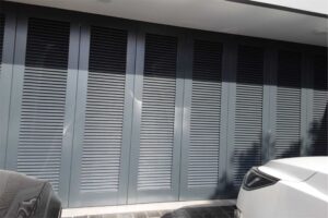 Pintu Garasi Henderson