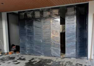 pintu garasi henderson 14